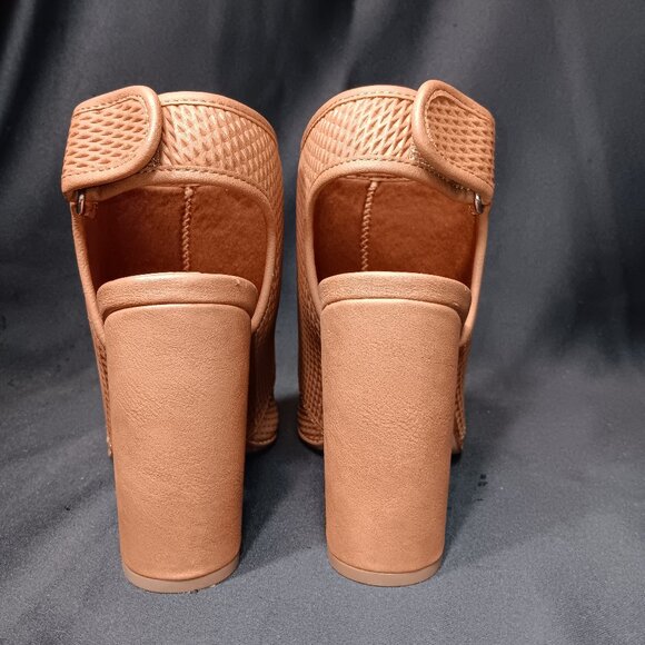 Camel Heel Open Toe Booties Size 6 {CH} - Picture 4 of 6